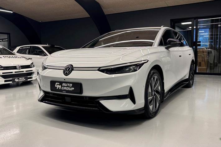 Hvid VW ID.7 fra 2025 set udefra