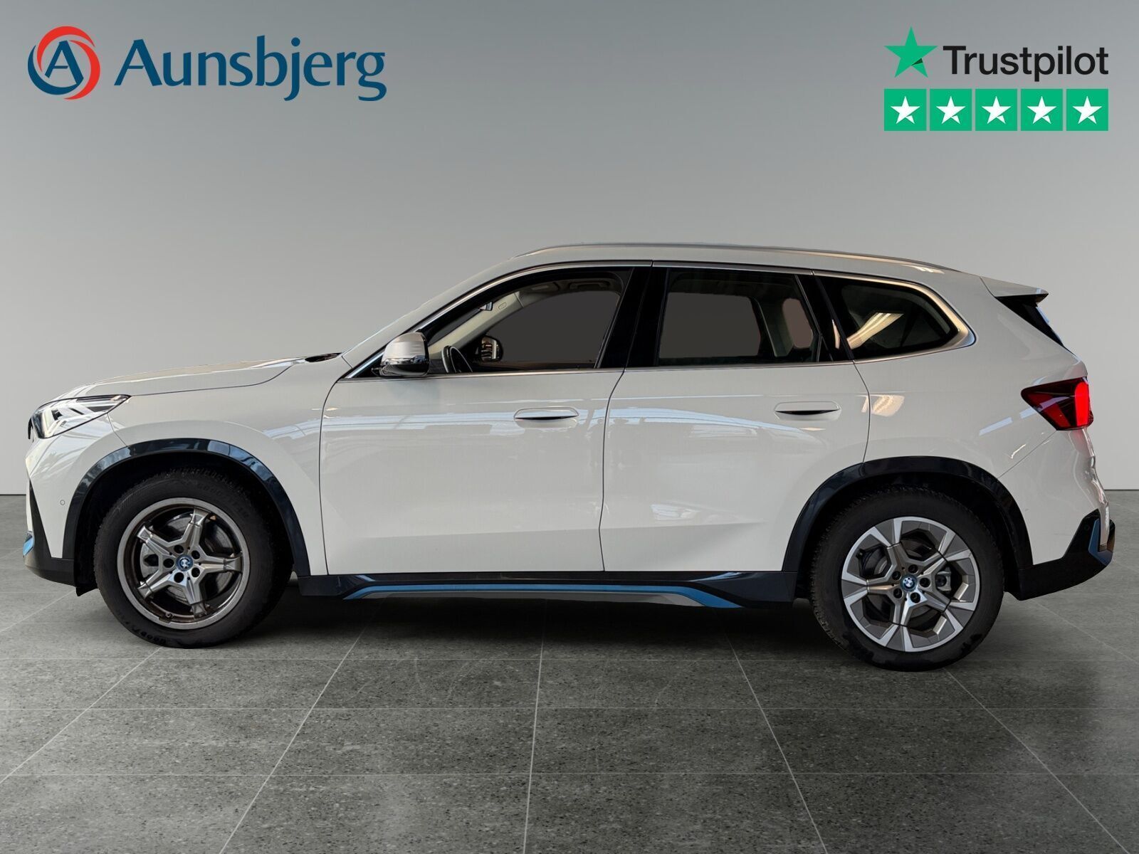 Hvid BMW iX1 fra 2023