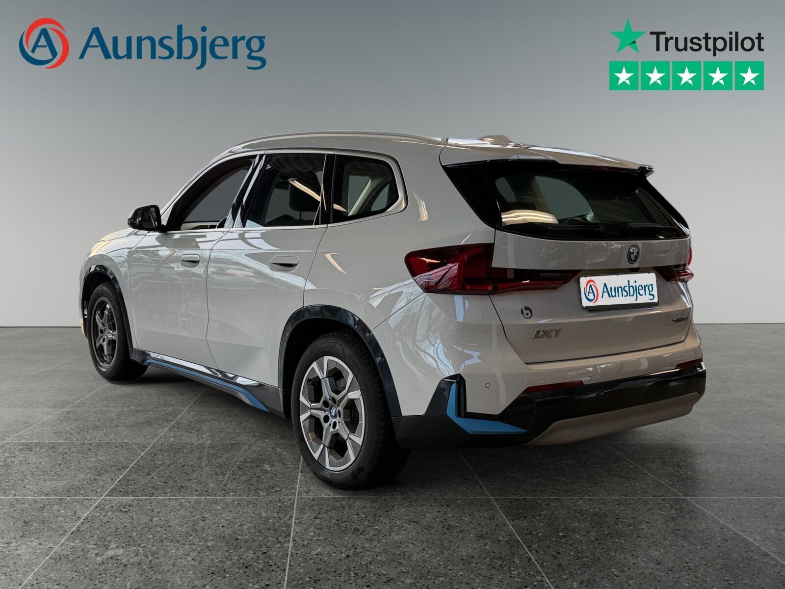 Hvid BMW iX1 fra 2023
