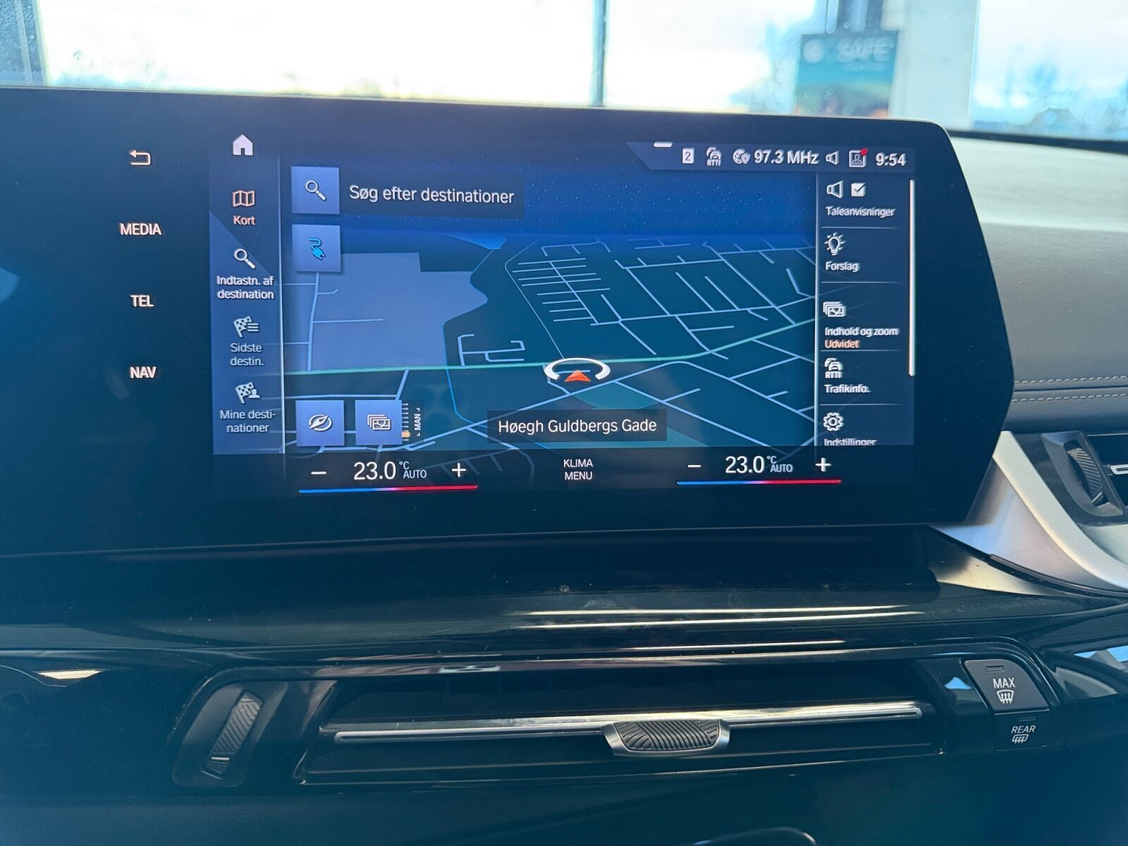 Hvid BMW iX1 fra 2023
