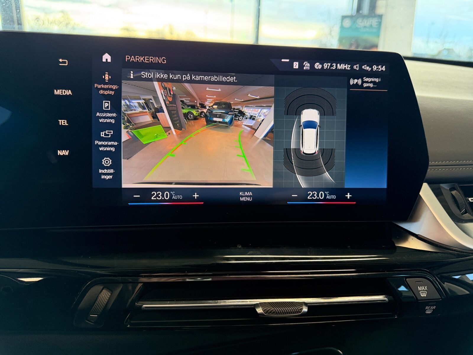 Hvid BMW iX1 fra 2023