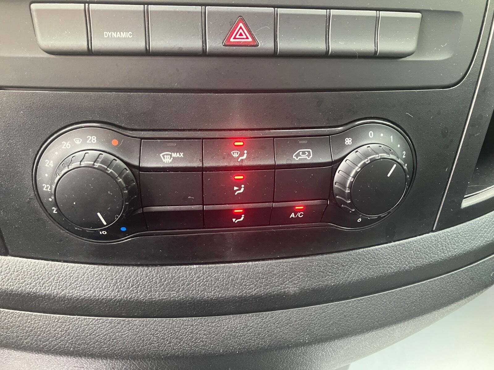 Hvid Mercedes eVito 112 fra 2022