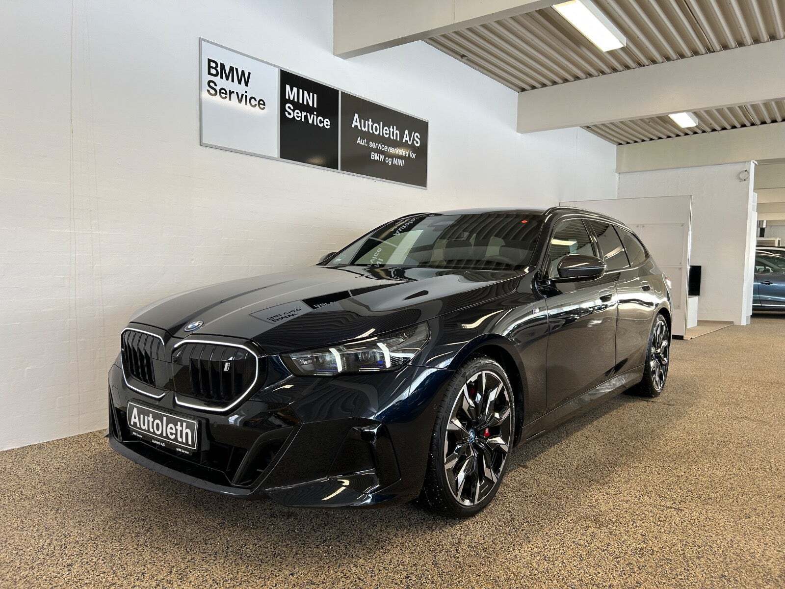 BMW i5 eDrive40 Touring Fully Charged M-Sport