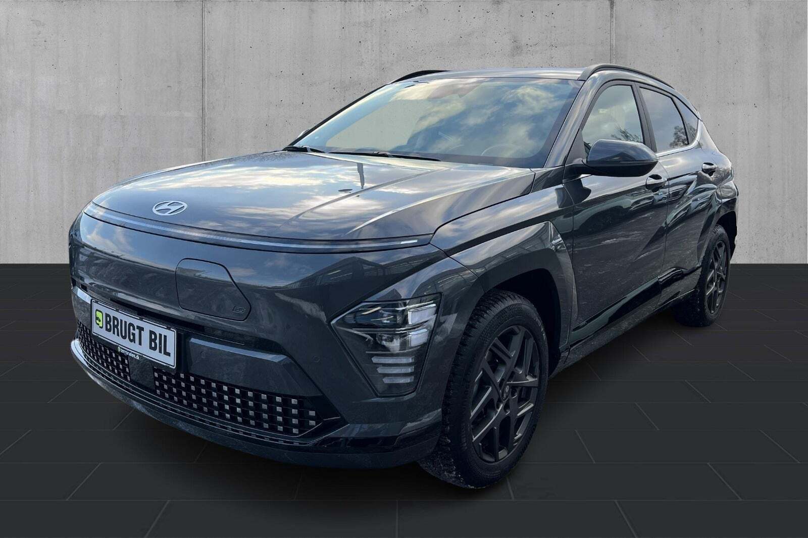Grå Hyundai Kona fra 2024