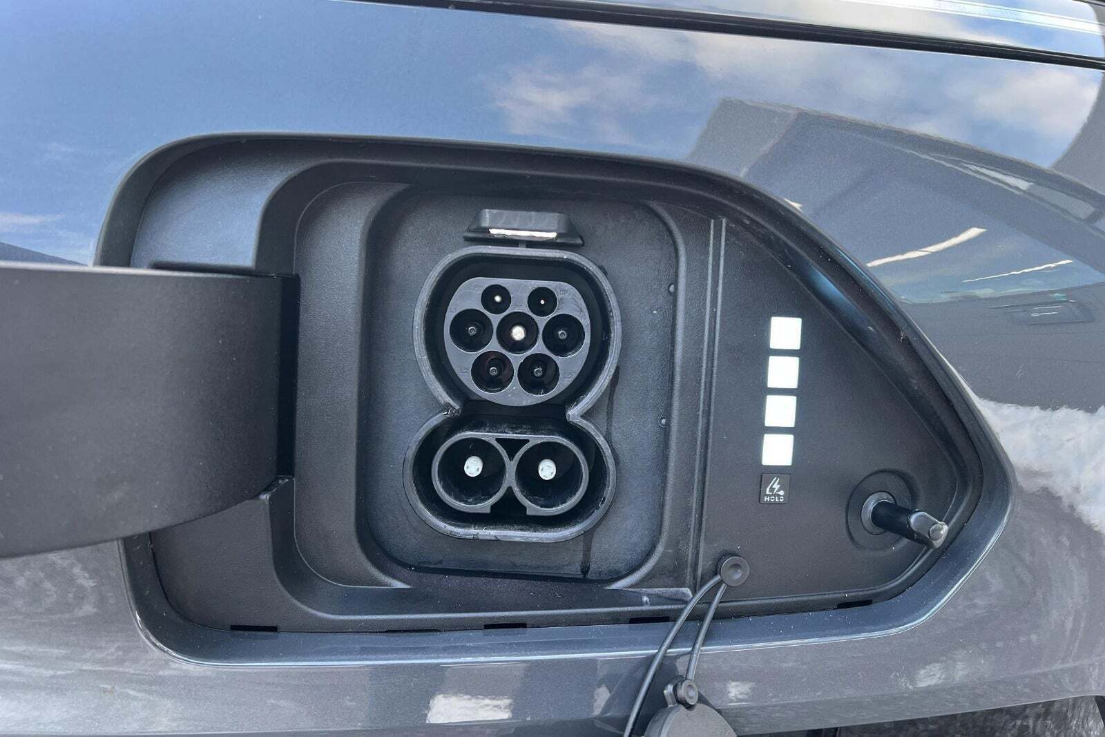 Grå Hyundai Kona fra 2024