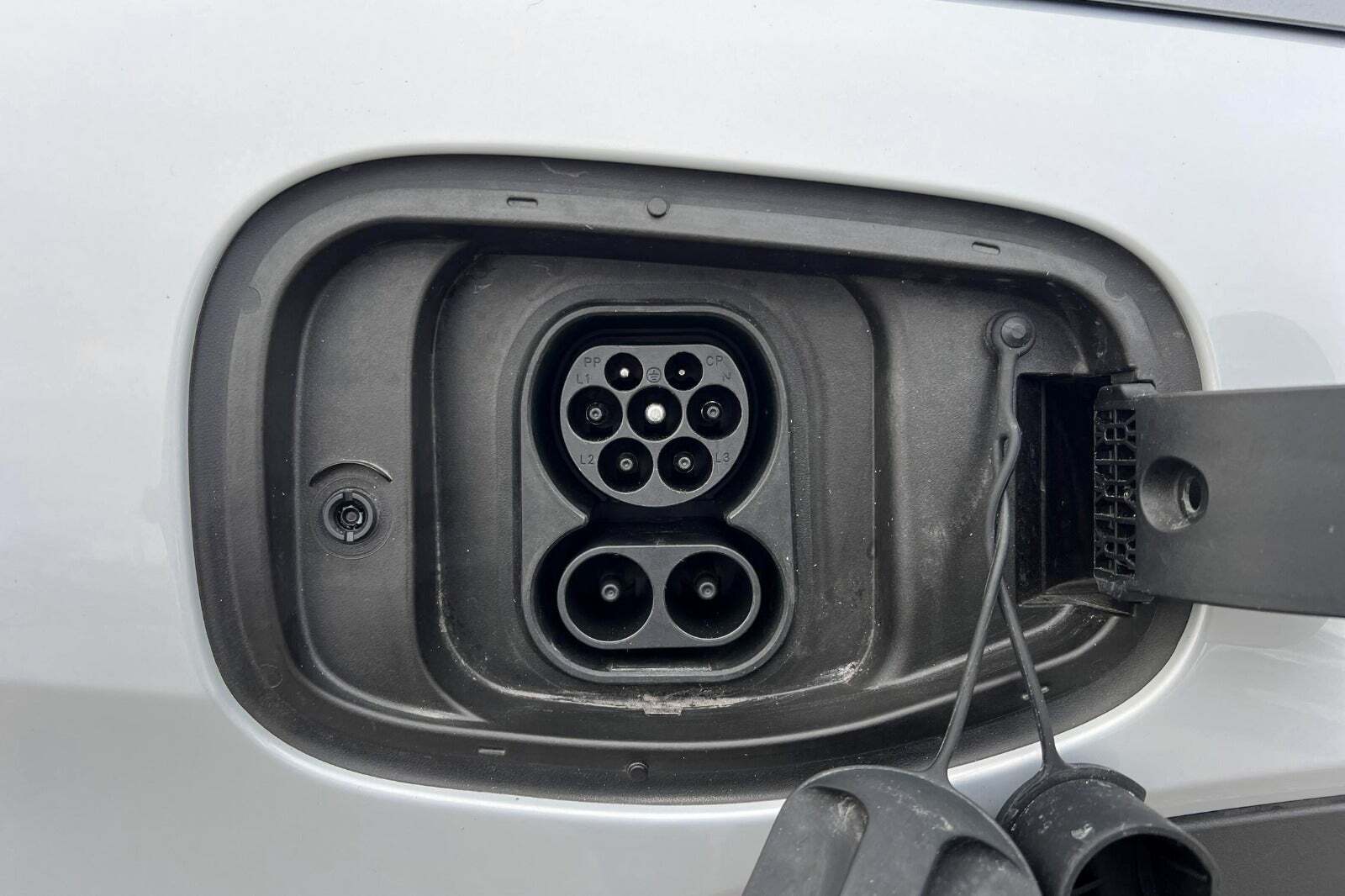 Hvid BYD Dolphin fra 2024