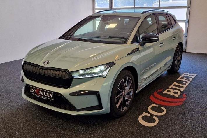 Grøn Skoda Enyaq fra 2021 set udefra