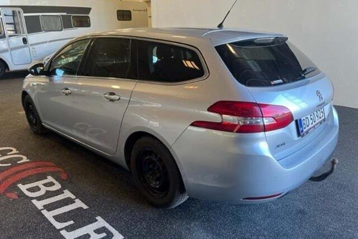 Sølv Peugeot 308 fra 2015