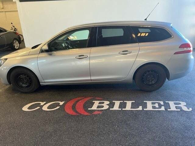 Sølv Peugeot 308 fra 2015