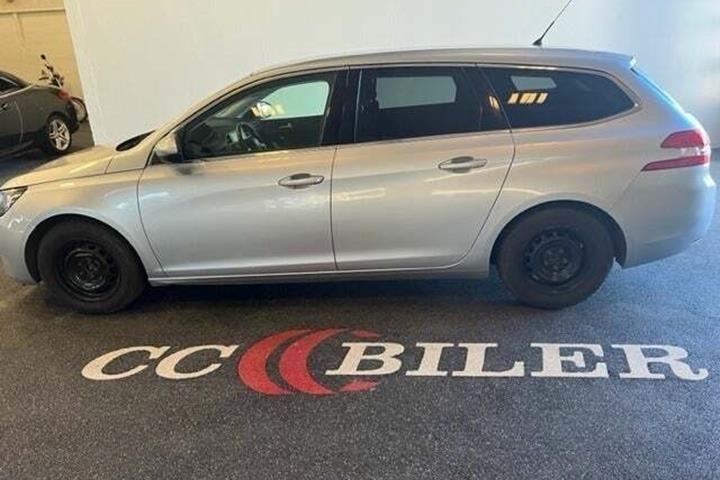 Sølv Peugeot 308 fra 2015