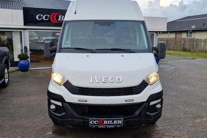Hvid Iveco Daily fra 2015