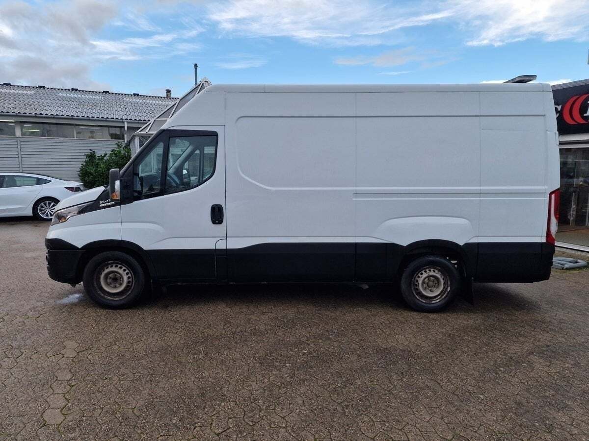 Iveco Daily 3,0 35C17 12m³ Van