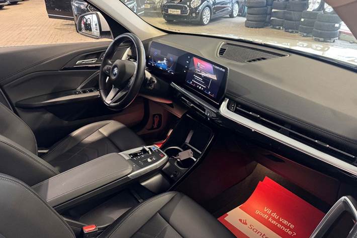 Hvid BMW iX1 fra 2024