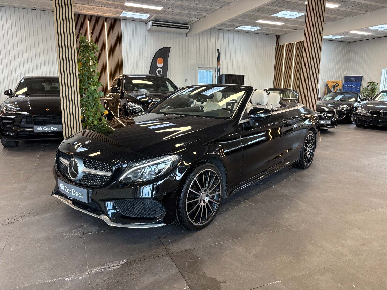 Sort Mercedes C400 fra 2016