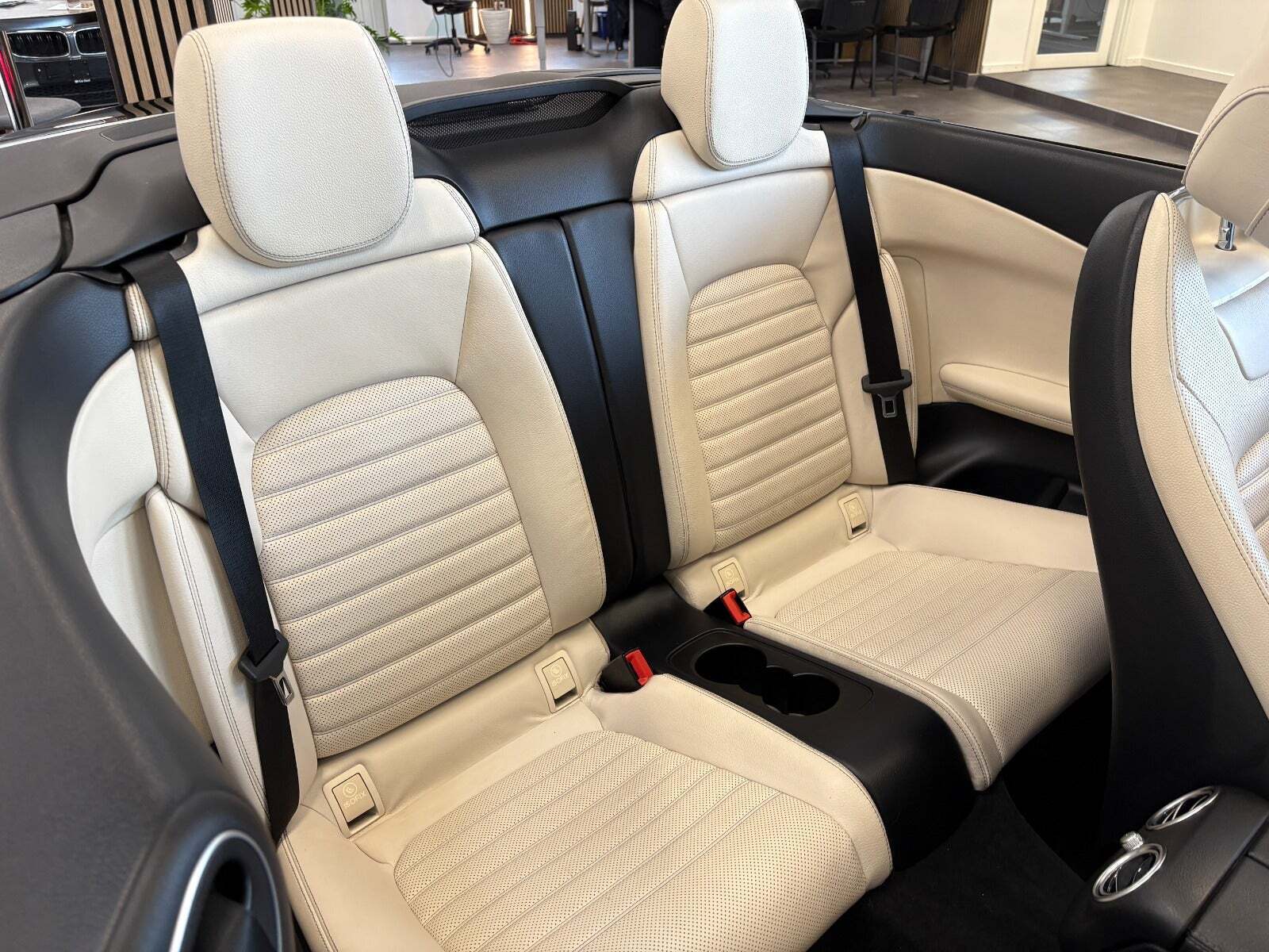 Sort Mercedes C400 fra 2016