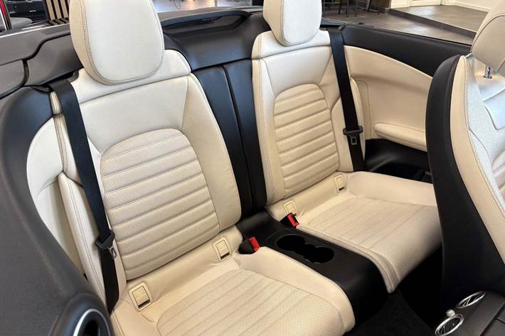 Sort Mercedes C400 fra 2016