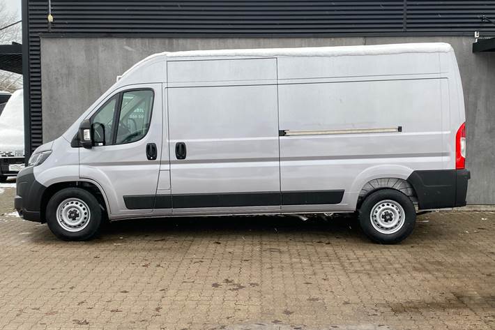 Grå Fiat Ducato fra 2027