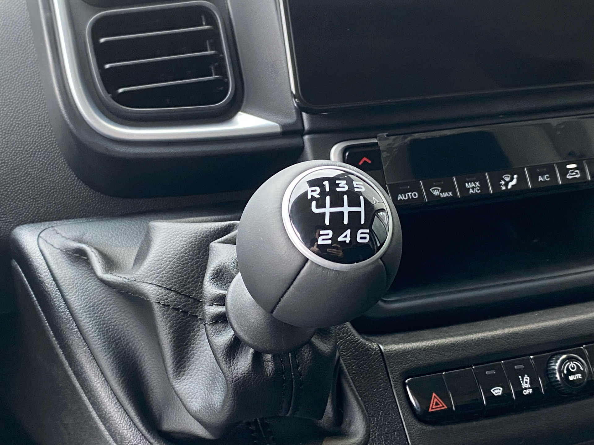 Grå Fiat Ducato fra 2027