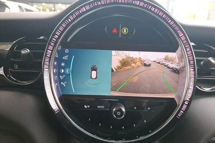 Grå Mini Cooper fra 2022