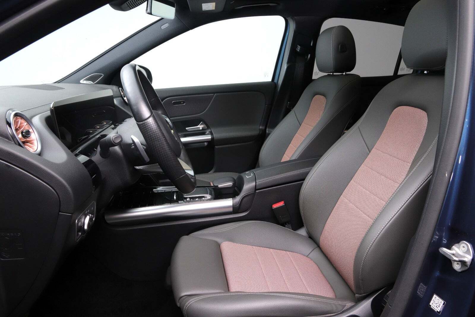 Mercedes EQA250 Electric Art