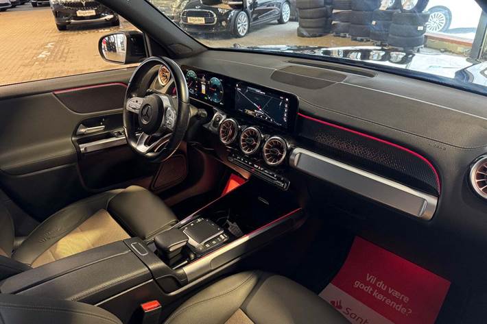 Sort Mercedes EQB300 fra 2022