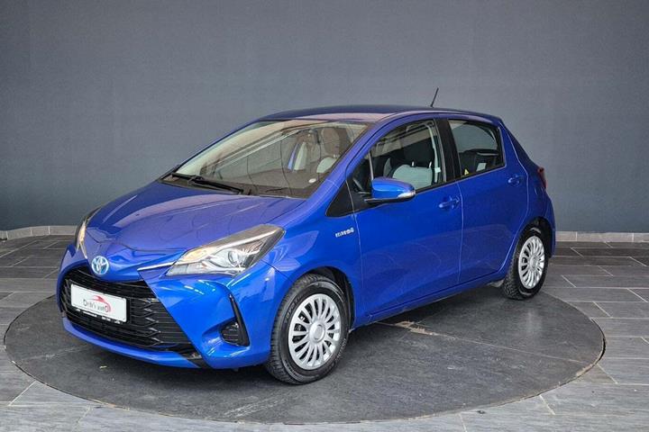 Blå Toyota Yaris fra 2019