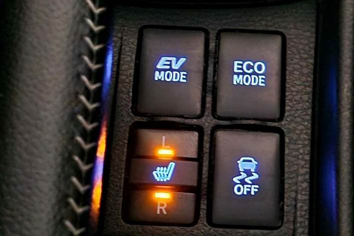 Blå Toyota Yaris fra 2019