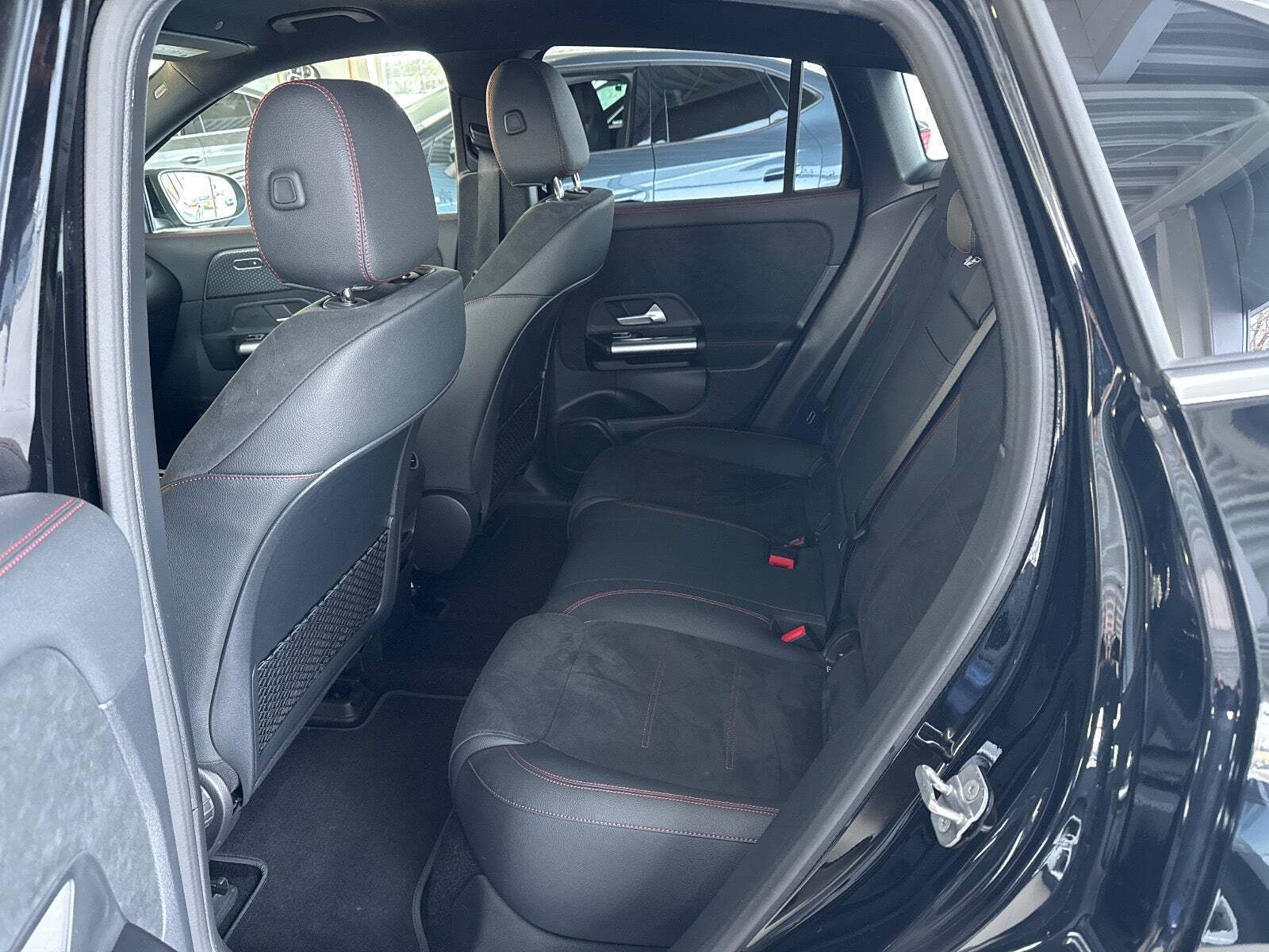 Sort Mercedes EQA250+ fra 2024