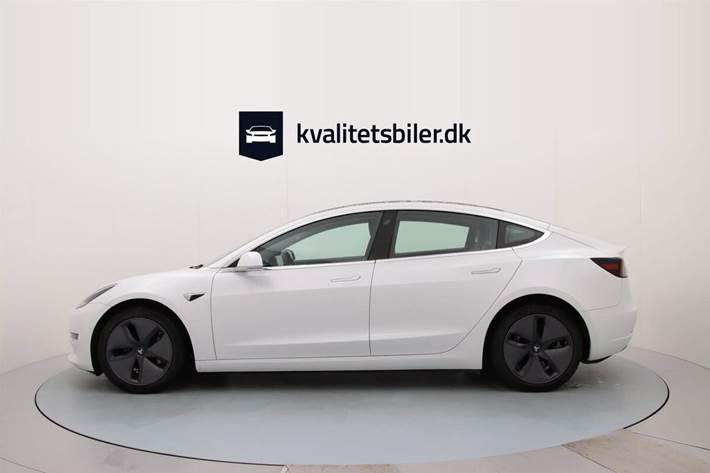 Hvid Tesla Model 3 fra 2020