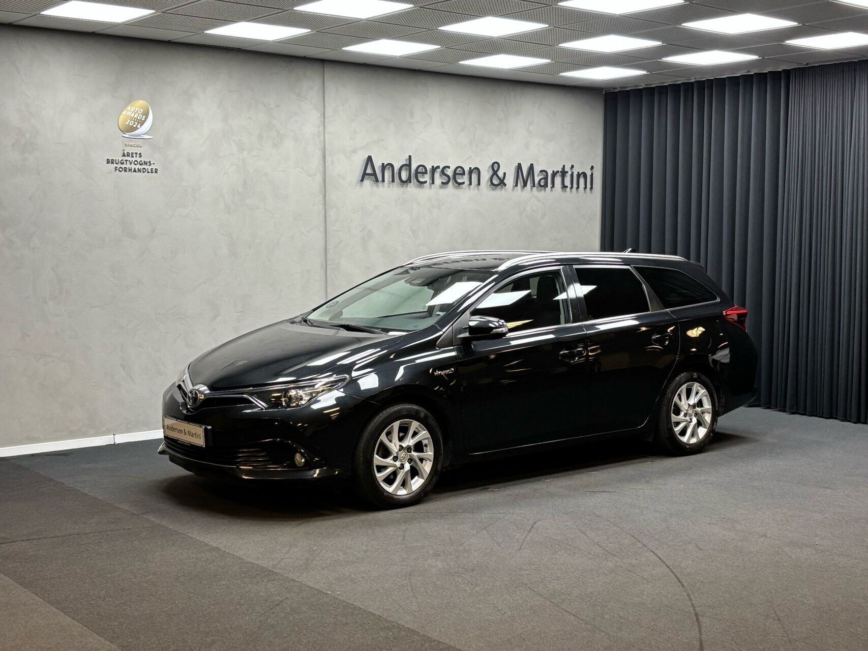 Sort Toyota Auris fra 2018