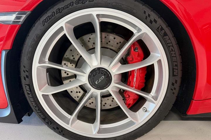 Rød Porsche 911 GT3 fra 2015