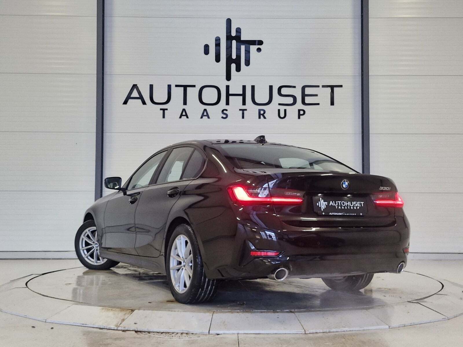 BMW 330i 2,0 Connected aut.