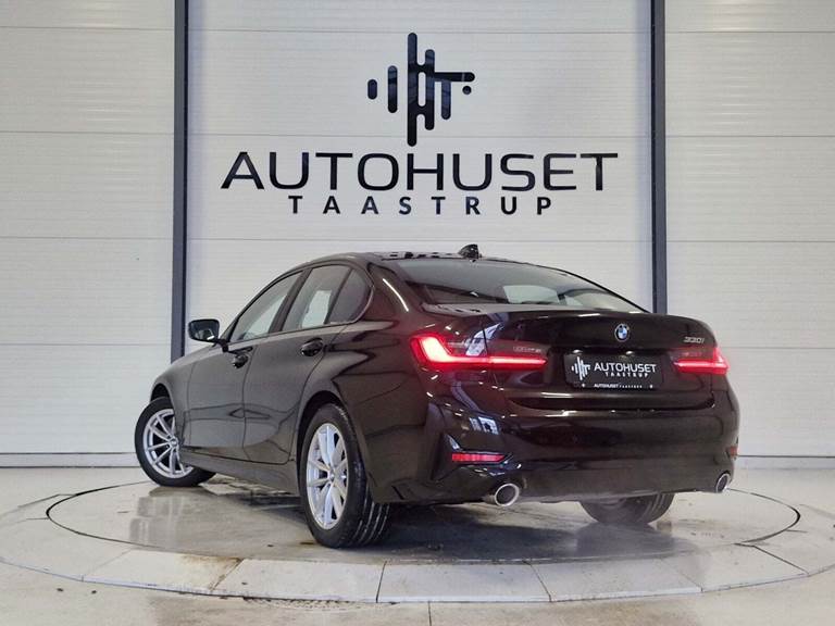BMW 330i 2,0 Connected aut.