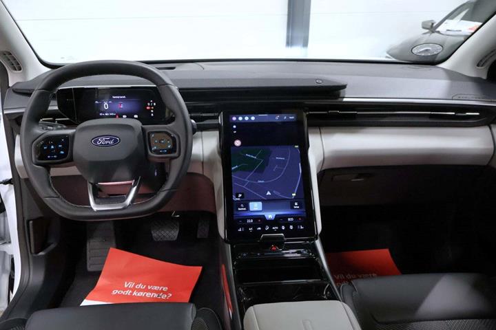 Hvid Ford Explorer fra 2025