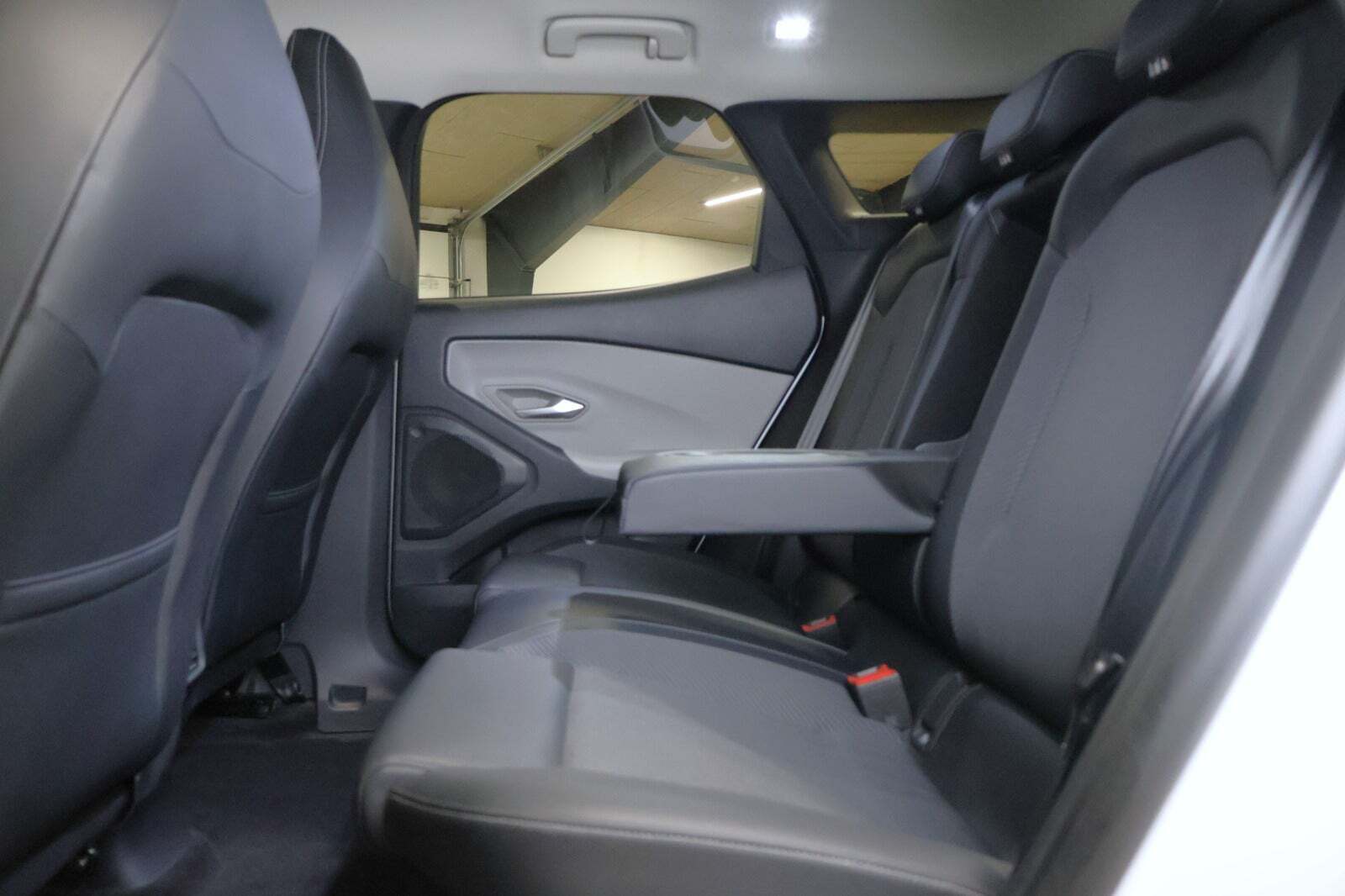 Hvid Ford Explorer fra 2025