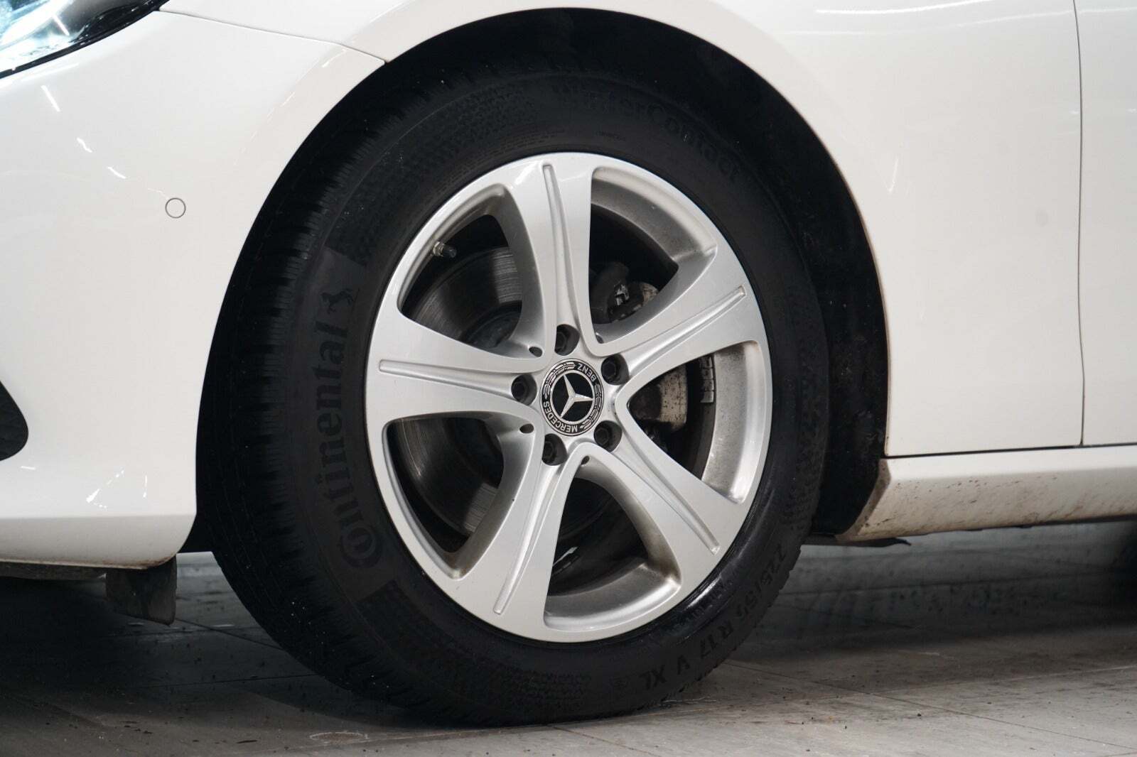 Hvid Mercedes E200 d fra 2019