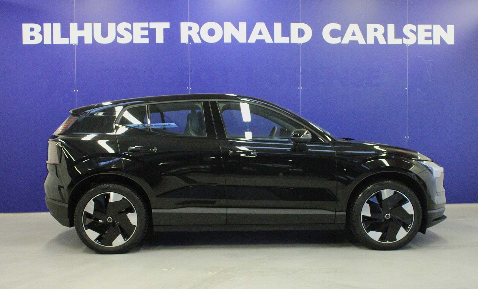 Sort Volvo EX30 fra 2024