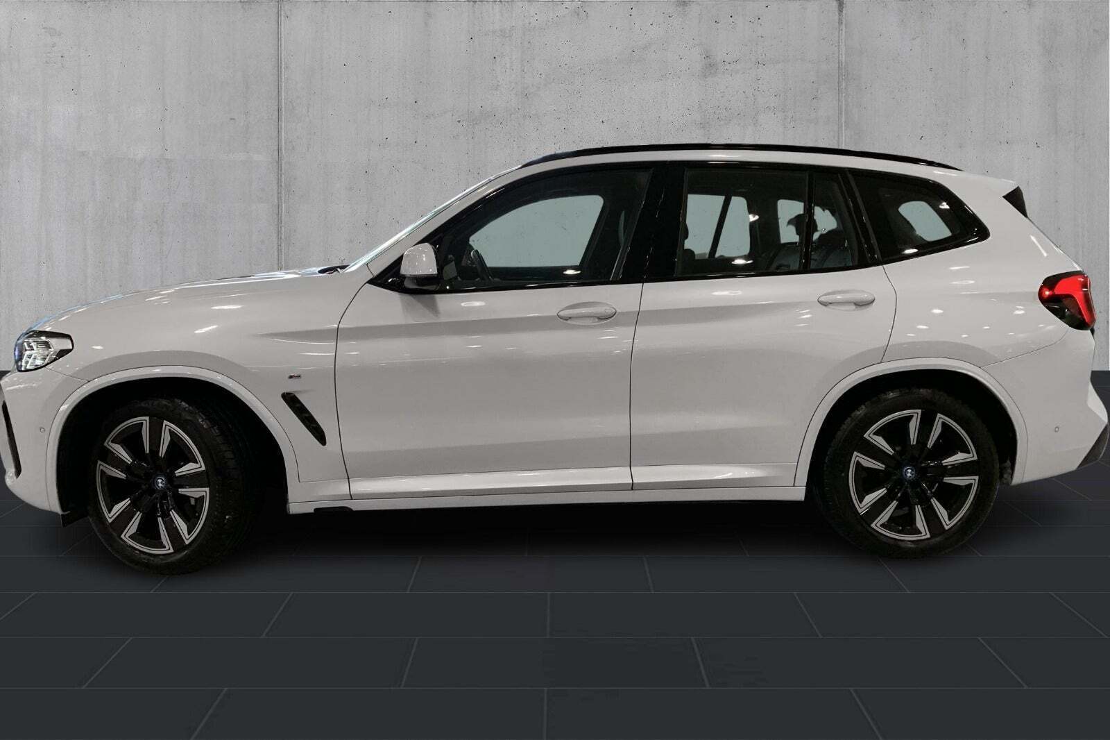 BMW iX3 Charged M-Sport