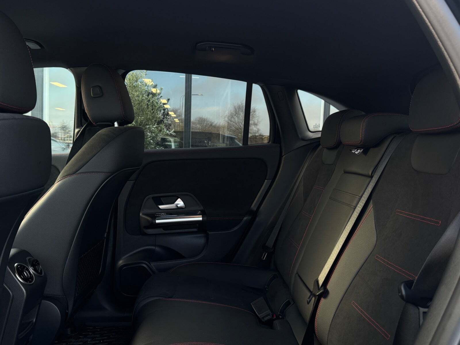 Sort Mercedes EQA250+ fra 2024