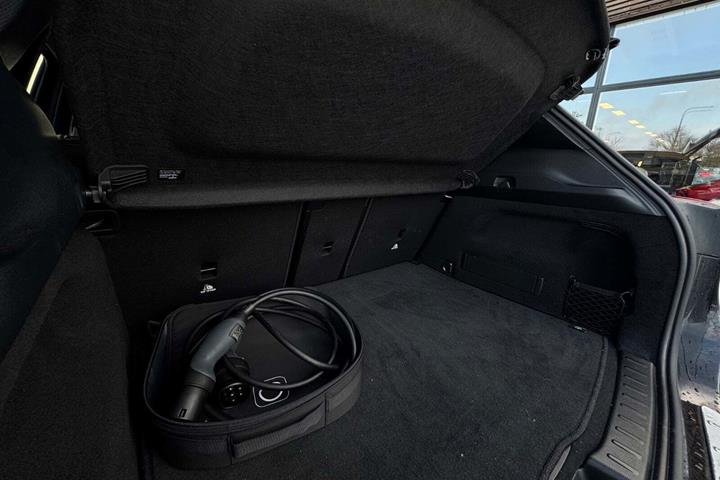 Sort Mercedes EQA250+ fra 2024