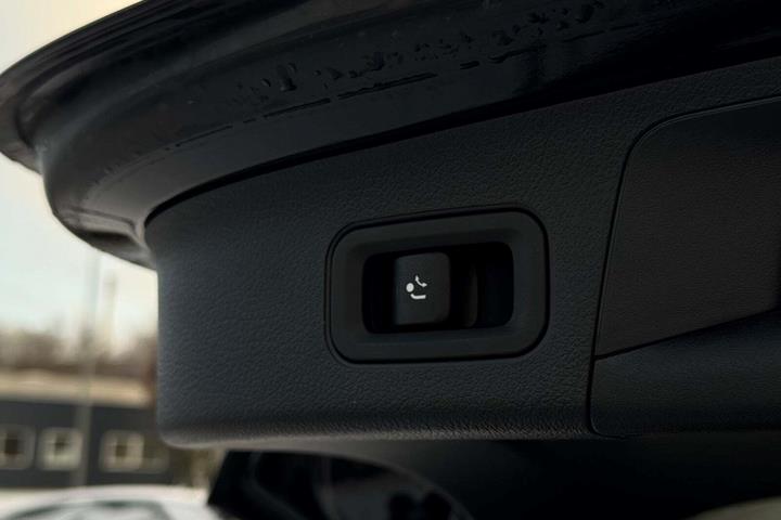 Sort Mercedes EQA250+ fra 2024