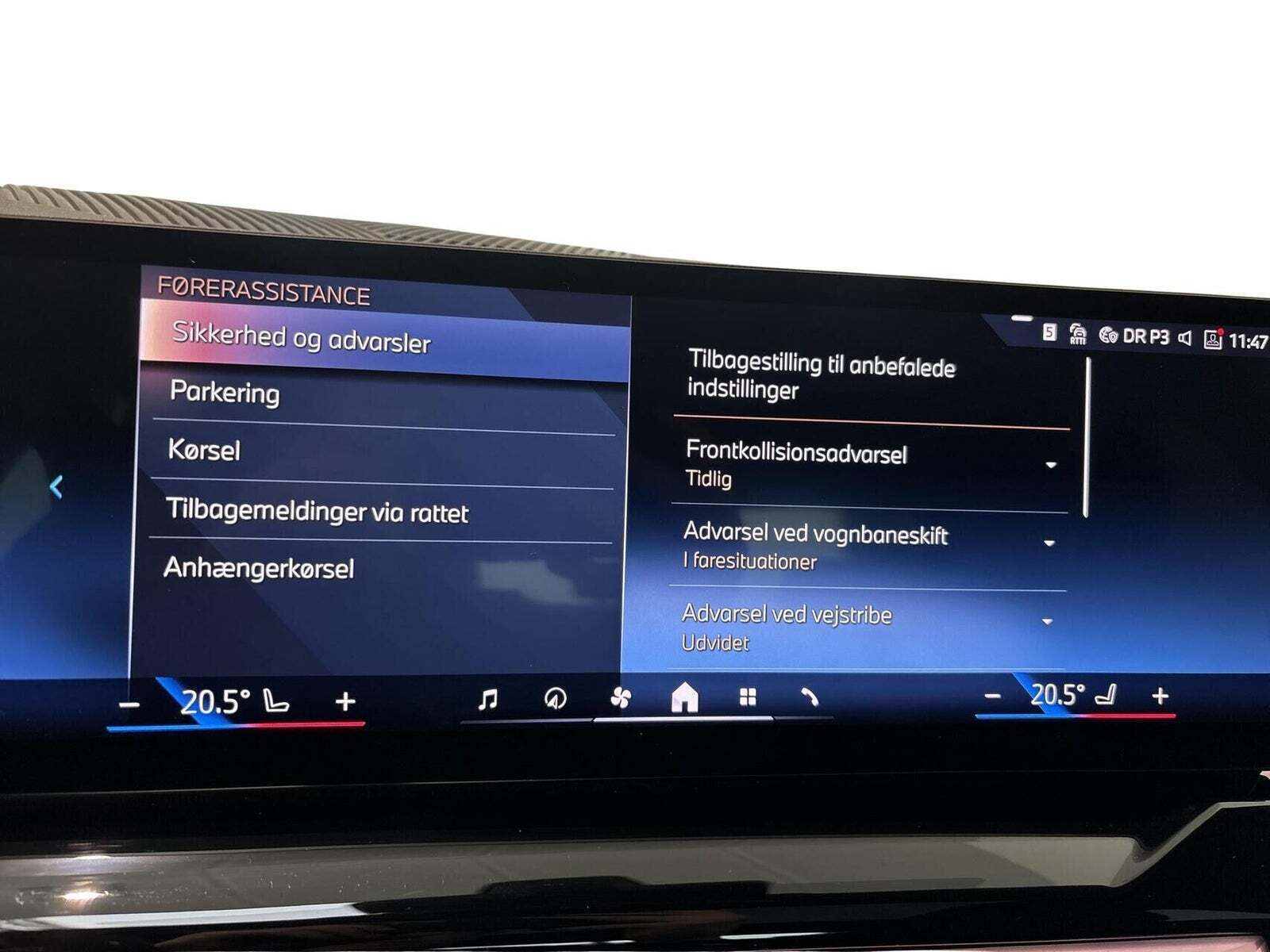 Blå BMW i5 fra 2024