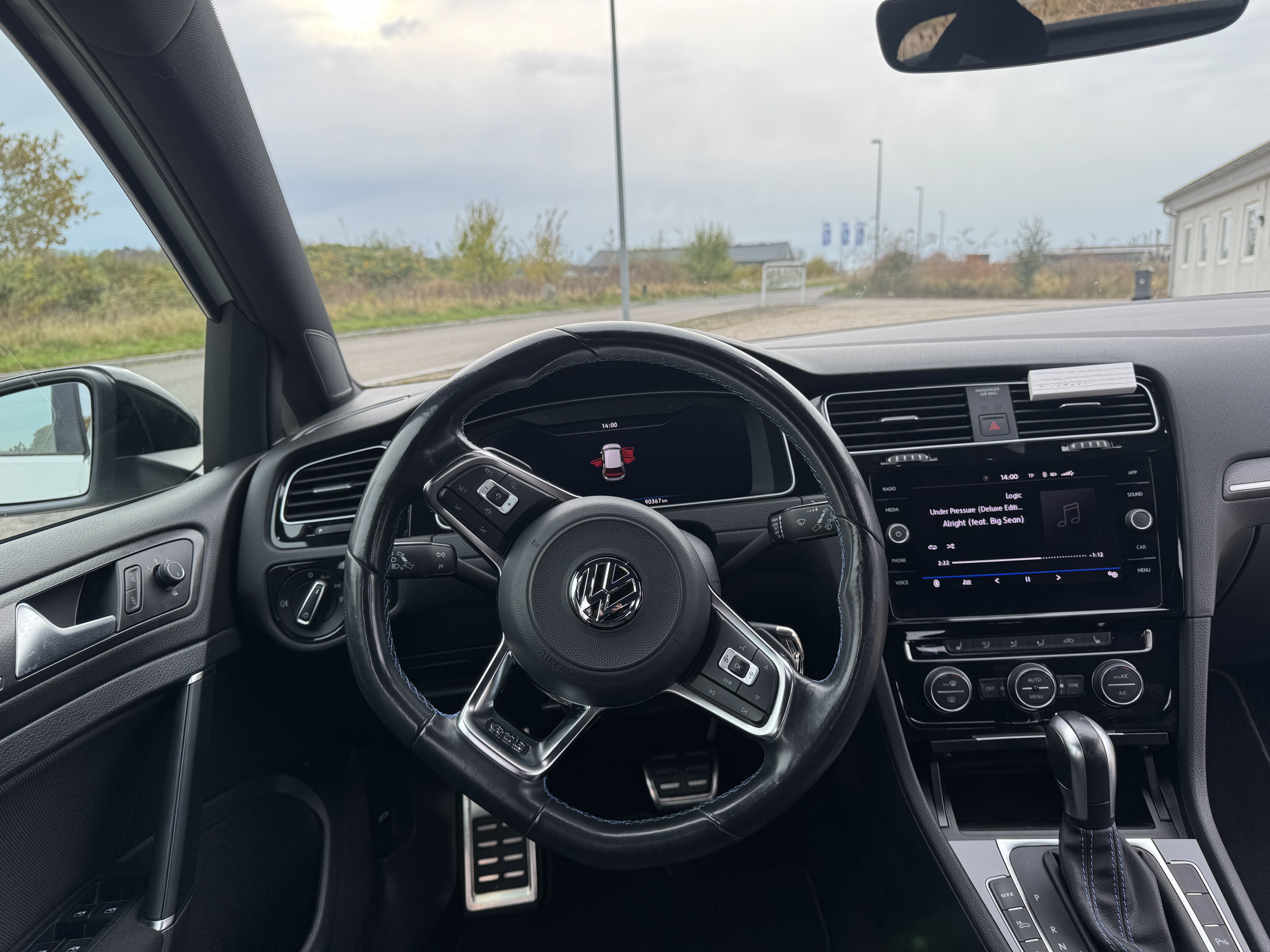 Hvid VW Golf fra 2020