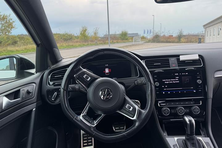 Hvid VW Golf fra 2020