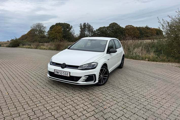 Hvid VW Golf fra 2020
