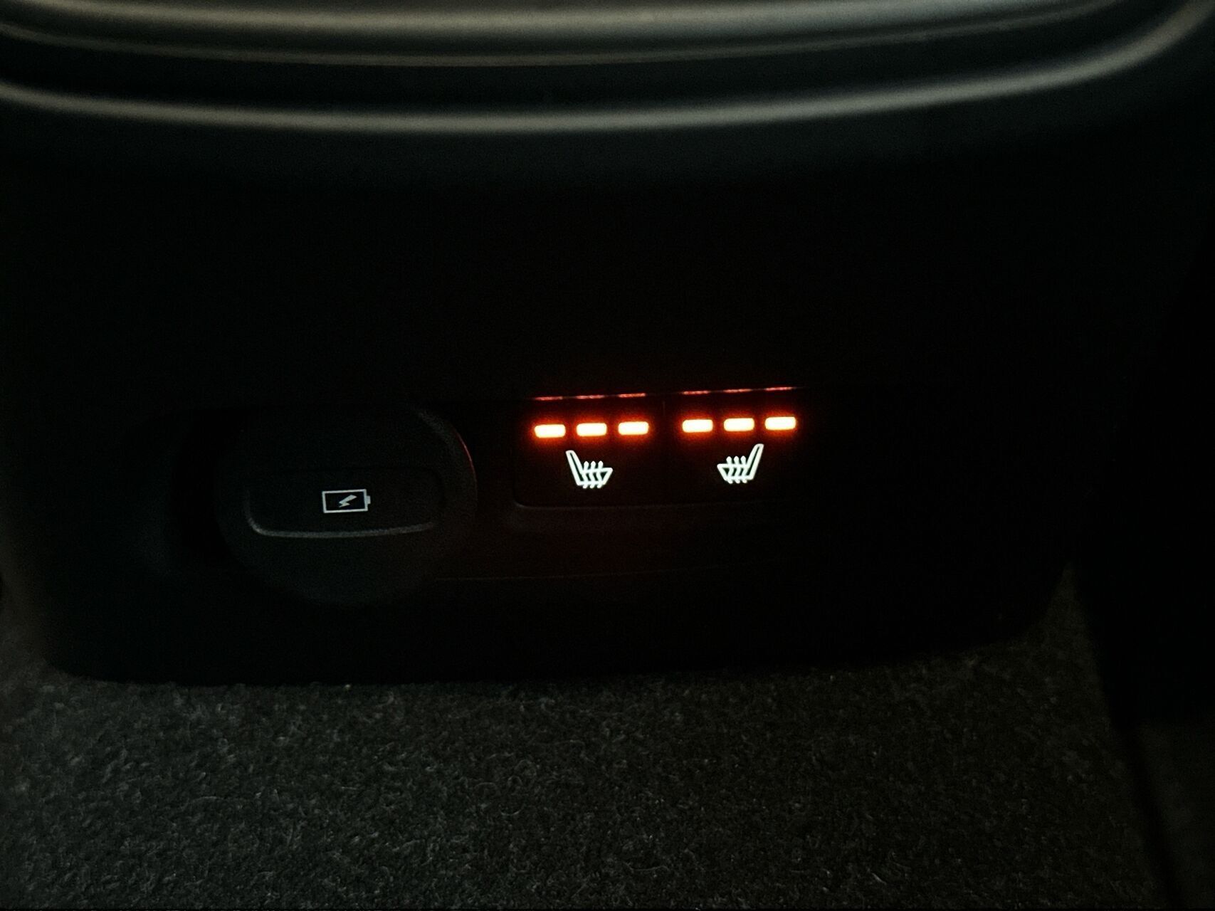 Grøn Volvo XC40 fra 2022