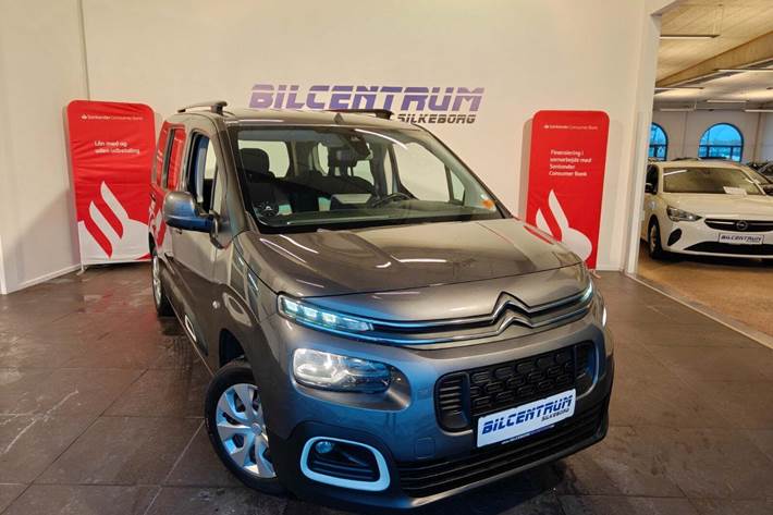 Grå Citroën Berlingo fra 2019 set udefra