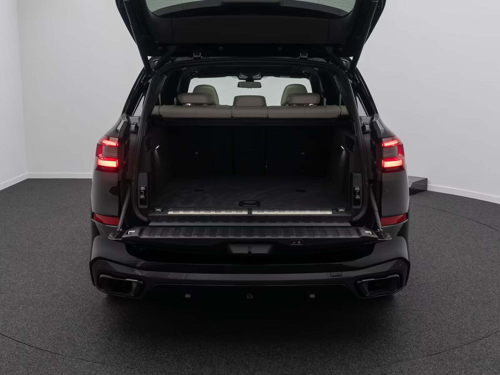 Sort BMW X5 fra 2022