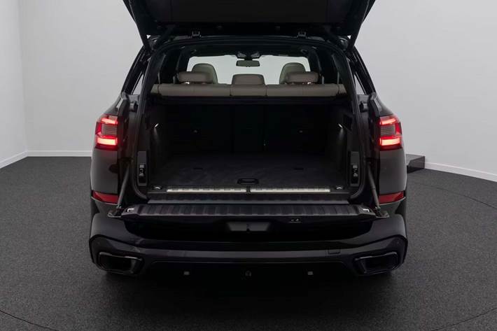 Sort BMW X5 fra 2022