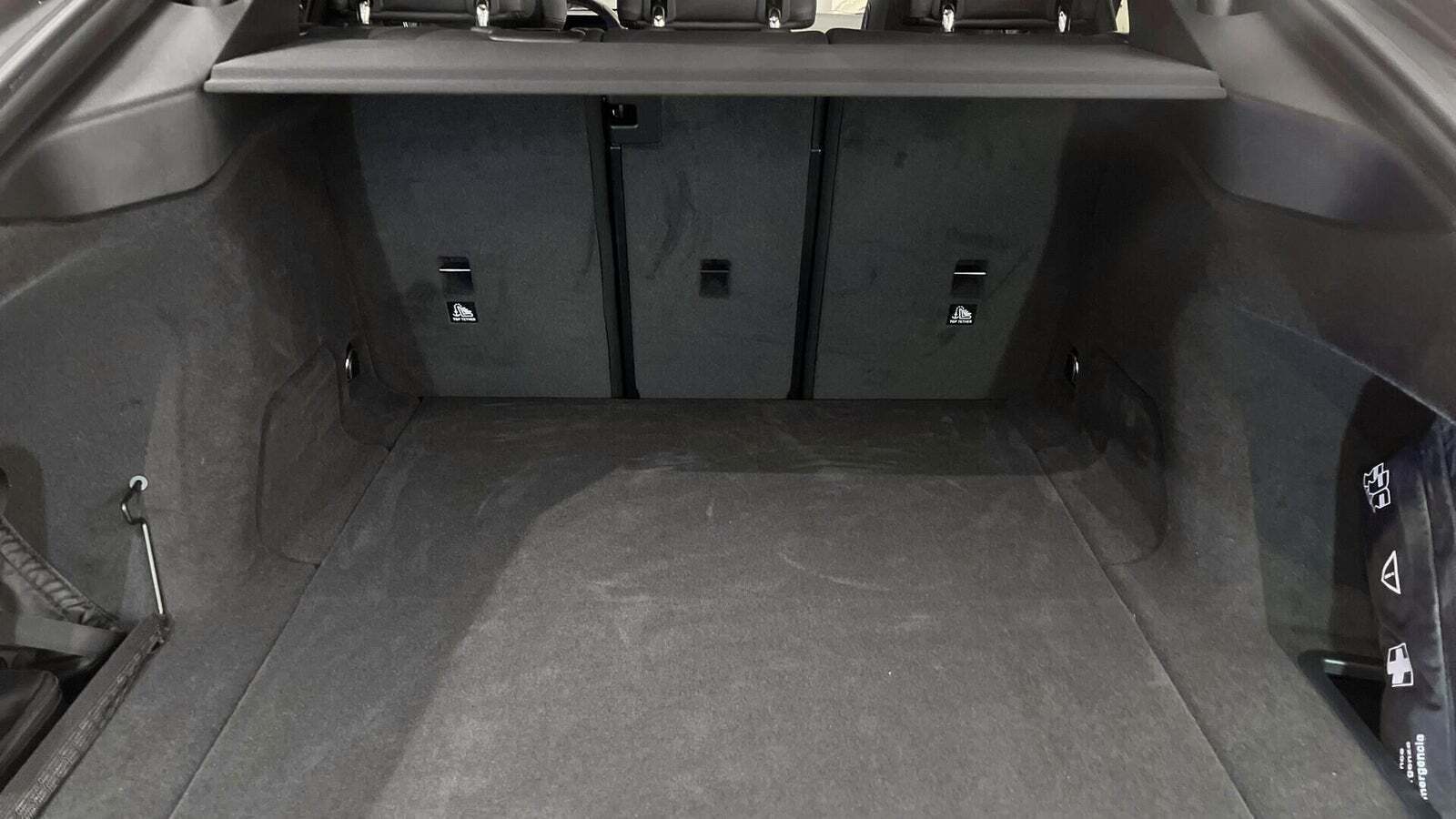 Grå BMW i4 fra 2025